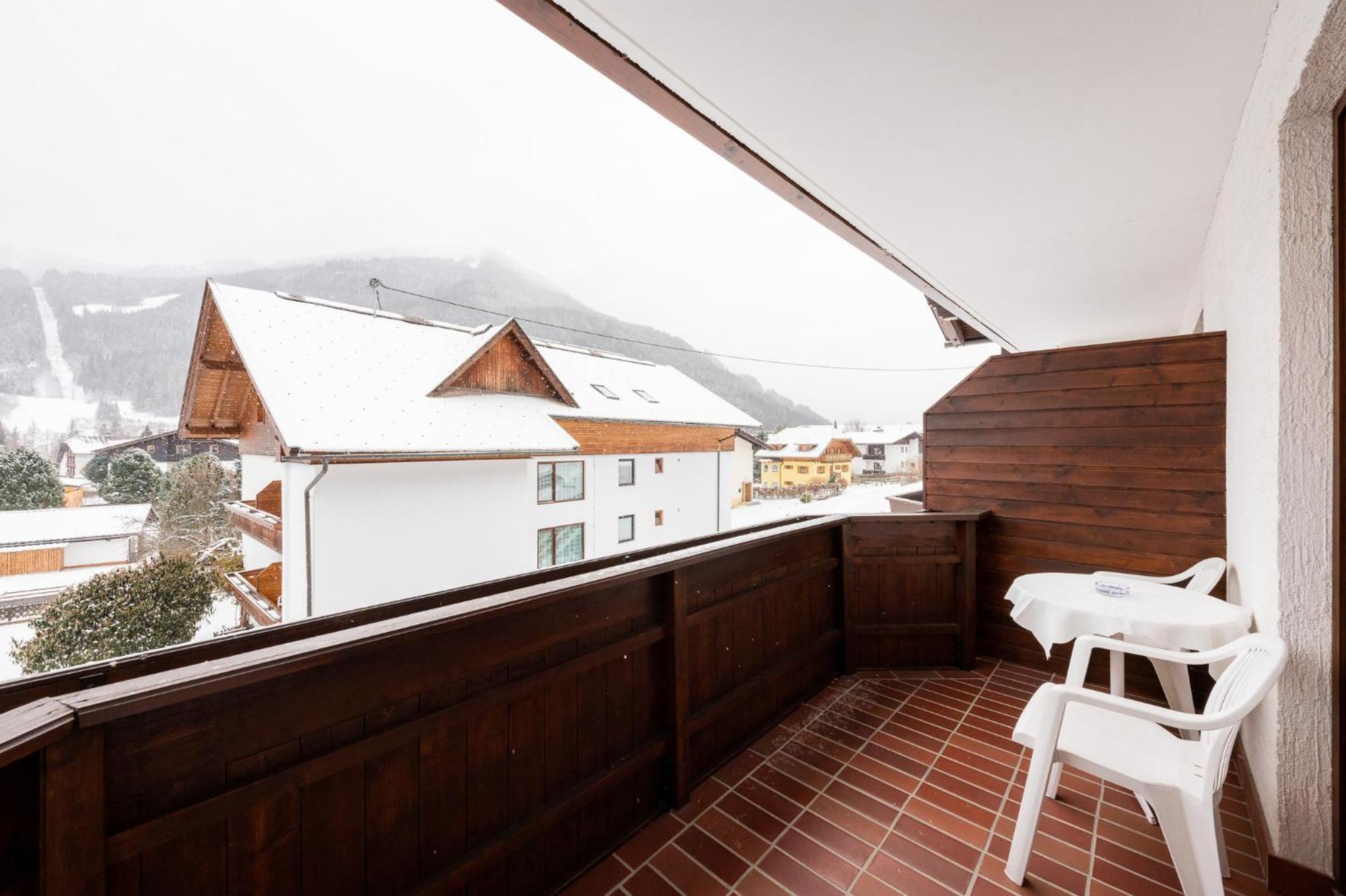 Fruehstueckspension-Appartementhaus Wasserer Bad Kleinkirchheim Kültér fotó