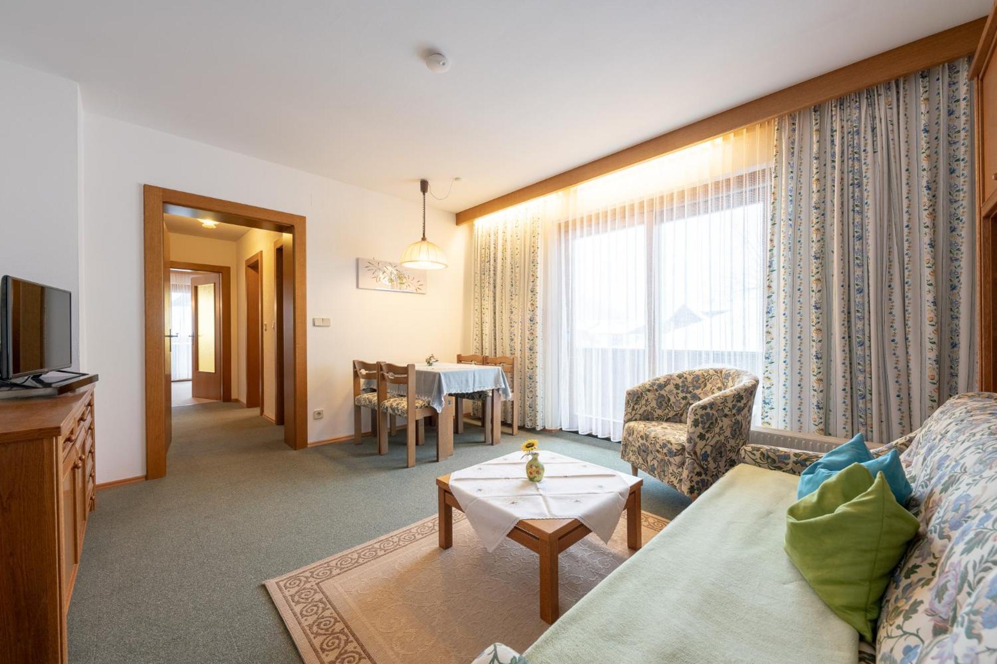 Fruehstueckspension-Appartementhaus Wasserer Bad Kleinkirchheim Kültér fotó